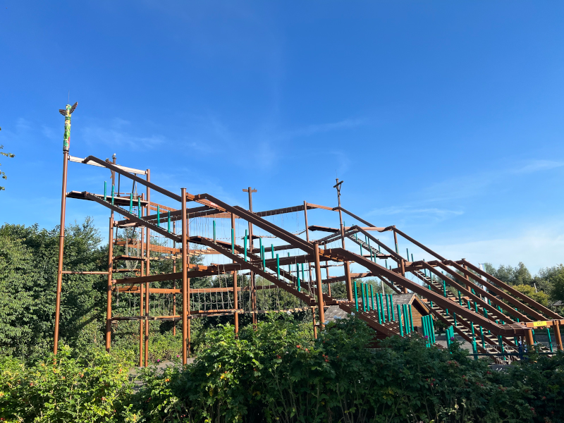 a broad view of the skywalk area